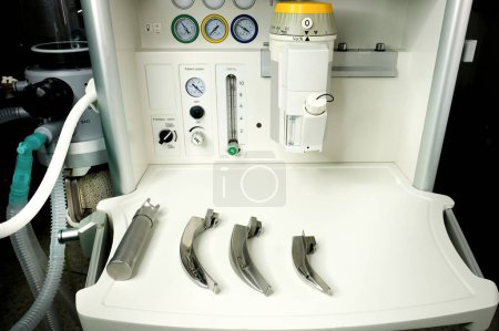 Foto de Una máquina anestésica sobre el fondo, de cerca - Imagen libre de derechos