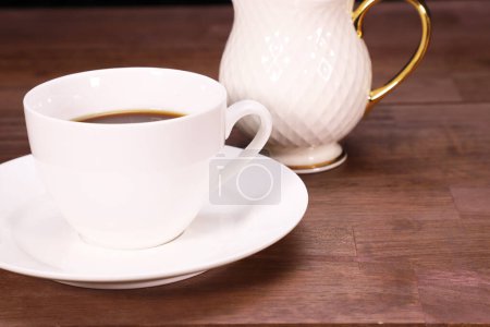 Téléchargez les photos : Tasse à café blanc et cruche - en image libre de droit
