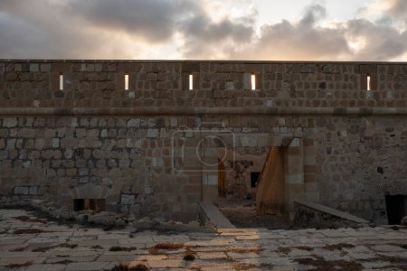 Téléchargez les photos : Château de San Felipe au coucher du soleil - en image libre de droit