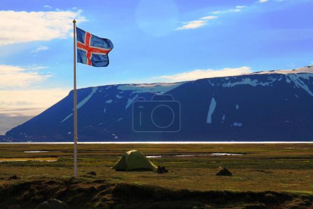 Téléchargez les photos : "Langjokull glacier and area around Hvitarnes Hut, Iceland" - en image libre de droit