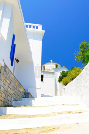 Foto de Iglesias de Skopelos vista de fondo - Imagen libre de derechos