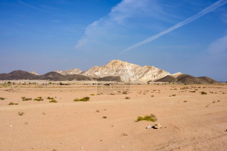 Téléchargez les photos : Village près des Montagnes à Ras Al Jinz, Oman - en image libre de droit