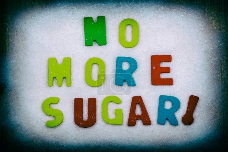 Foto de NO MÁS AZÚCAR texto sobre el azúcar blanco - Imagen libre de derechos