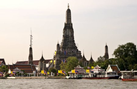 Foto de Wat Arun vista de fondo - Imagen libre de derechos