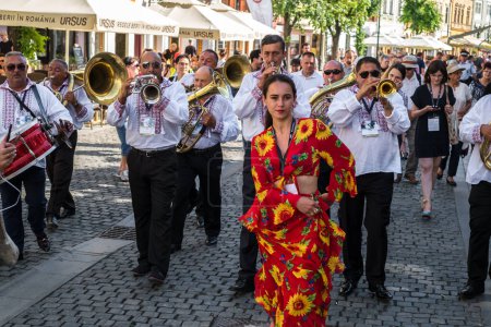 Foto de Brass Band de Cozmeti en el festival internacional de teatro - Imagen libre de derechos