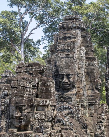 Téléchargez les photos : Ruines du Temple Bayon, concept de voyage - en image libre de droit