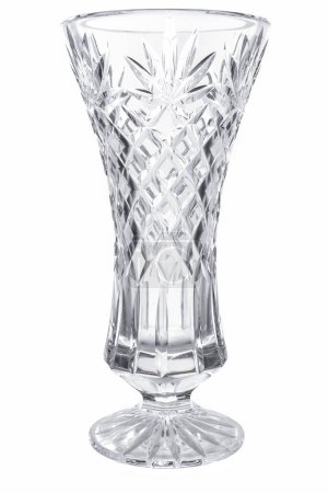 Téléchargez les photos : Vase en cristal sur fond blanc - en image libre de droit