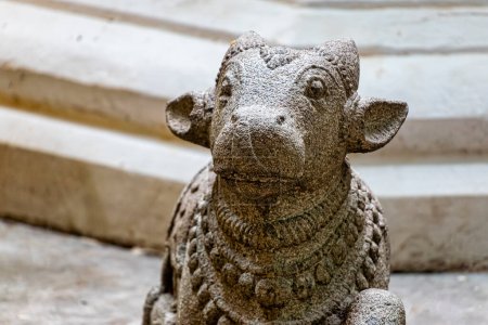 Téléchargez les photos : Statue Nandi Bull gros plan - en image libre de droit