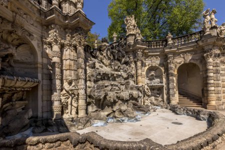 Téléchargez les photos : Fontaines Zwinger à Dresde, Allemagne - en image libre de droit