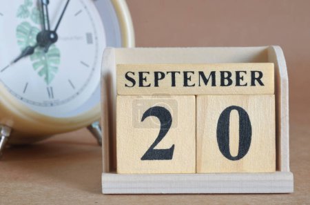 Foto de Primer plano de calendario de madera con 20 de septiembre - Imagen libre de derechos