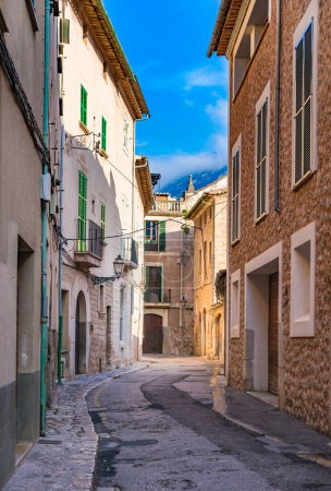Téléchargez les photos : Vieille ville méditerranéenne de Soller à Majorque, Espagne - en image libre de droit