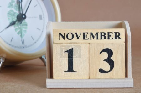 Foto de "13 de noviembre sobre el fondo de la mesa, primer plano - Imagen libre de derechos