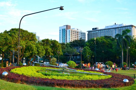 Téléchargez les photos : Horloge florale au parc Rizal à Manille, Philippines - en image libre de droit