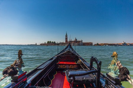 Foto de Punto de vista en un barco góndola con San Giorgio Maggiore al fondo - Imagen libre de derechos