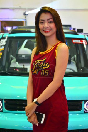 Foto de "Modelo femenino de Fubu en el espectáculo de coches Hot Imports Night en Pasig - Imagen libre de derechos