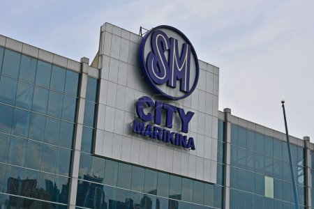 Foto de "SM Ciudad Marikina centro comercial fachada en Marikina, Filipinas" - Imagen libre de derechos