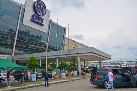 Téléchargez les photos : "SM City Marikina Mall façade à Marikina, Philippines" - en image libre de droit
