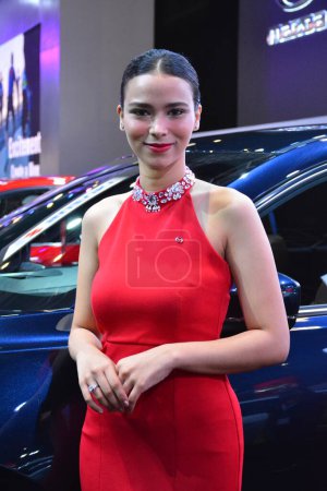 Foto de "Modelo femenino Mazda en el Salón Internacional del Automóvil de Filipinas - Imagen libre de derechos