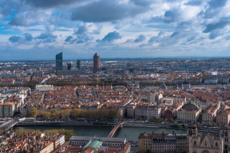 Téléchargez les photos : Panorama de Lyon, France - en image libre de droit