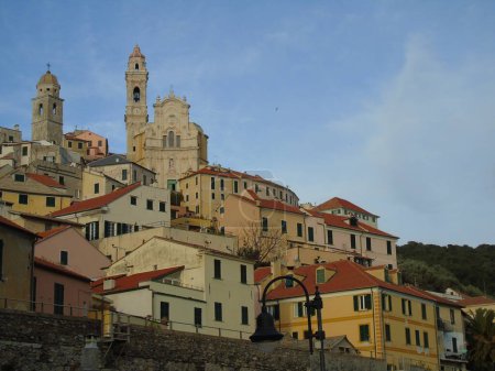 Téléchargez les photos : Belle ville Cervo, ligurie, Italie - en image libre de droit