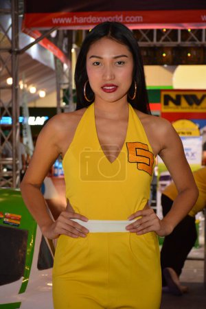 Foto de "Muestra de coches modelo femenino en Manila International Auto Show en Pasay" - Imagen libre de derechos