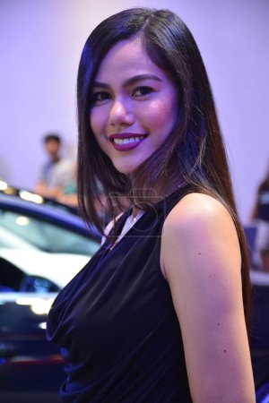 Téléchargez les photos : Hyundai female model at Manila International Auto Show in Pasay - en image libre de droit