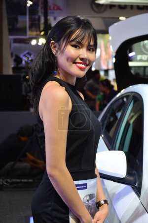 Téléchargez les photos : Hyundai female model at Manila International Auto Show in Pasay - en image libre de droit