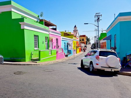 Foto de Muchas casas coloridas, distrito de Bo Kaap, Ciudad del Cabo. - Imagen libre de derechos