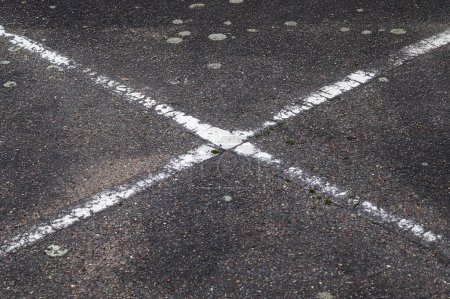 Téléchargez les photos : Detailed view on asphalt surfaces of different streets and roads - en image libre de droit