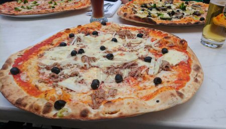 Téléchargez les photos : Close-up shot of delicious italian pizza - en image libre de droit