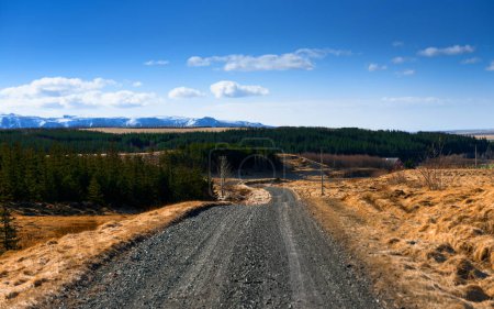 Téléchargez les photos : Longue route dure vue panoramique - en image libre de droit