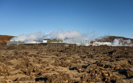Téléchargez les photos : Centrale géothermique panoramique vier - en image libre de droit