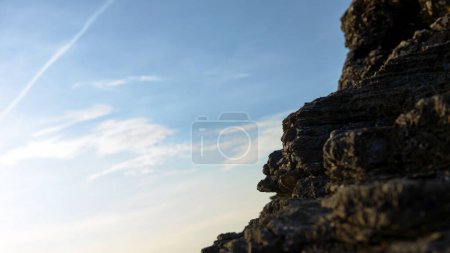 Foto de Foto de cerca de rocas en la orilla - Imagen libre de derechos