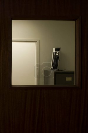 Téléchargez les photos : Intérieur du couloir de bureau vide - en image libre de droit