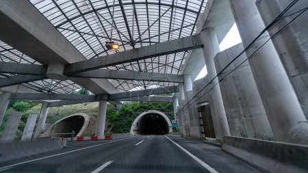Téléchargez les photos : Vue sur le tunnel en Croatie - en image libre de droit