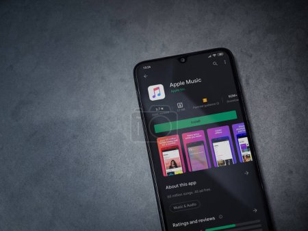 Foto de Apple Music App Play Store página en la pantalla de un móvil negro - Imagen libre de derechos
