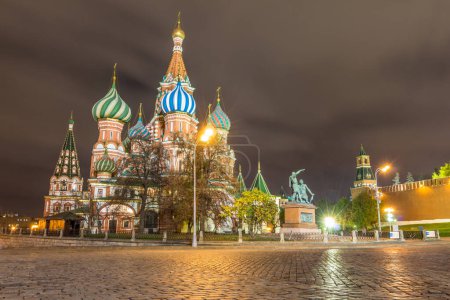 Photo for Saint Basil's Cathedral and monument to Minin and Pozharsky in Red Square at night. Moscow, Russia. - Royalty Free Image