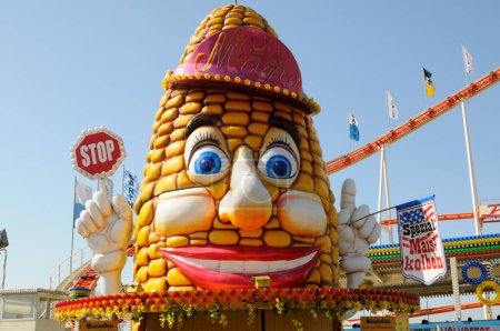 Téléchargez les photos : Cob de maïs stand gros plan au parc à thème - en image libre de droit
