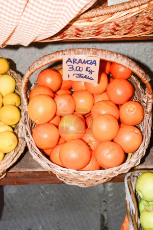 Téléchargez les photos : Oranges italiennes originales, gros plan - en image libre de droit