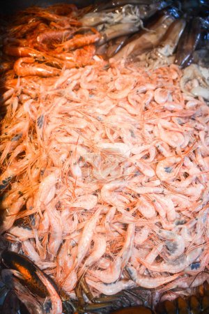 Téléchargez les photos : Tas de crevettes fraîches - en image libre de droit