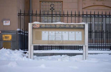 Téléchargez les photos : Ambassade américaine à la saison d'hiver - en image libre de droit