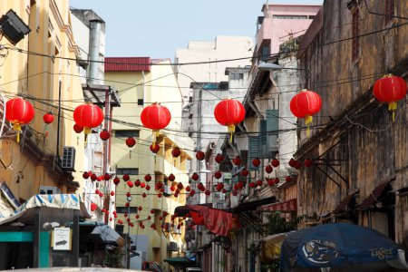Téléchargez les photos : Lanterne décorations chinoises sur la rue - en image libre de droit