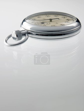 Téléchargez les photos : Chronomètre isolé sur fond blanc - en image libre de droit