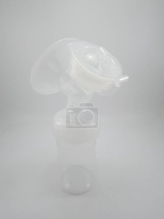 Téléchargez les photos : "Clear plastic silicone breast pump" - en image libre de droit