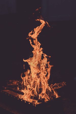 Foto de Fuego y llamas vista de fondo - Imagen libre de derechos