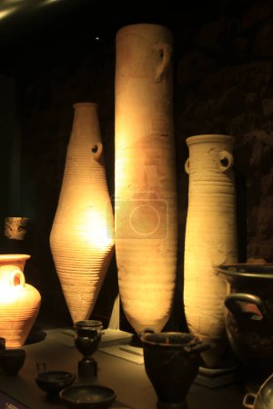Foto de "Punic pitchers and amphora found at Alicante province sites" - Imagen libre de derechos