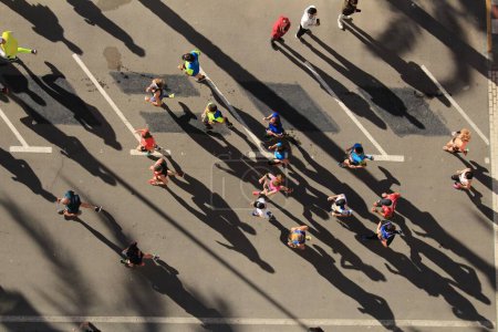 Téléchargez les photos : Santa Pola, Espagne- 21 janvier 2018 : Coureurs du demi-marathon - en image libre de droit