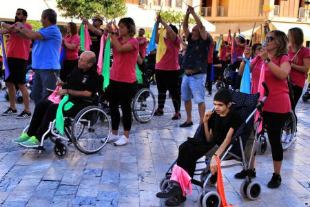 Téléchargez les photos : Personnes participant à des activités pour la Journée mondiale de la paralysie cérébrale - en image libre de droit
