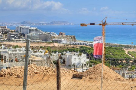 Téléchargez les photos : Houses under construction in Gran Alacant - en image libre de droit