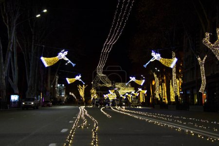 Téléchargez les photos : Lumières de Noël dans la rue de Tbilissi, Géorgie - en image libre de droit